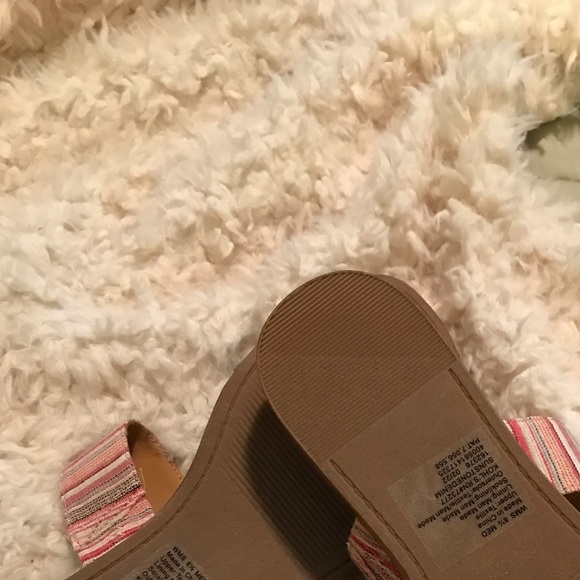 Sandals - Picture 3 of 3